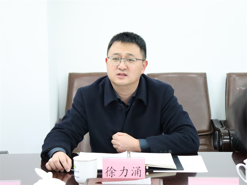 楊武秀會(huì)見(jiàn)萬(wàn)源市委常委、副市長(zhǎng)徐力涌一行